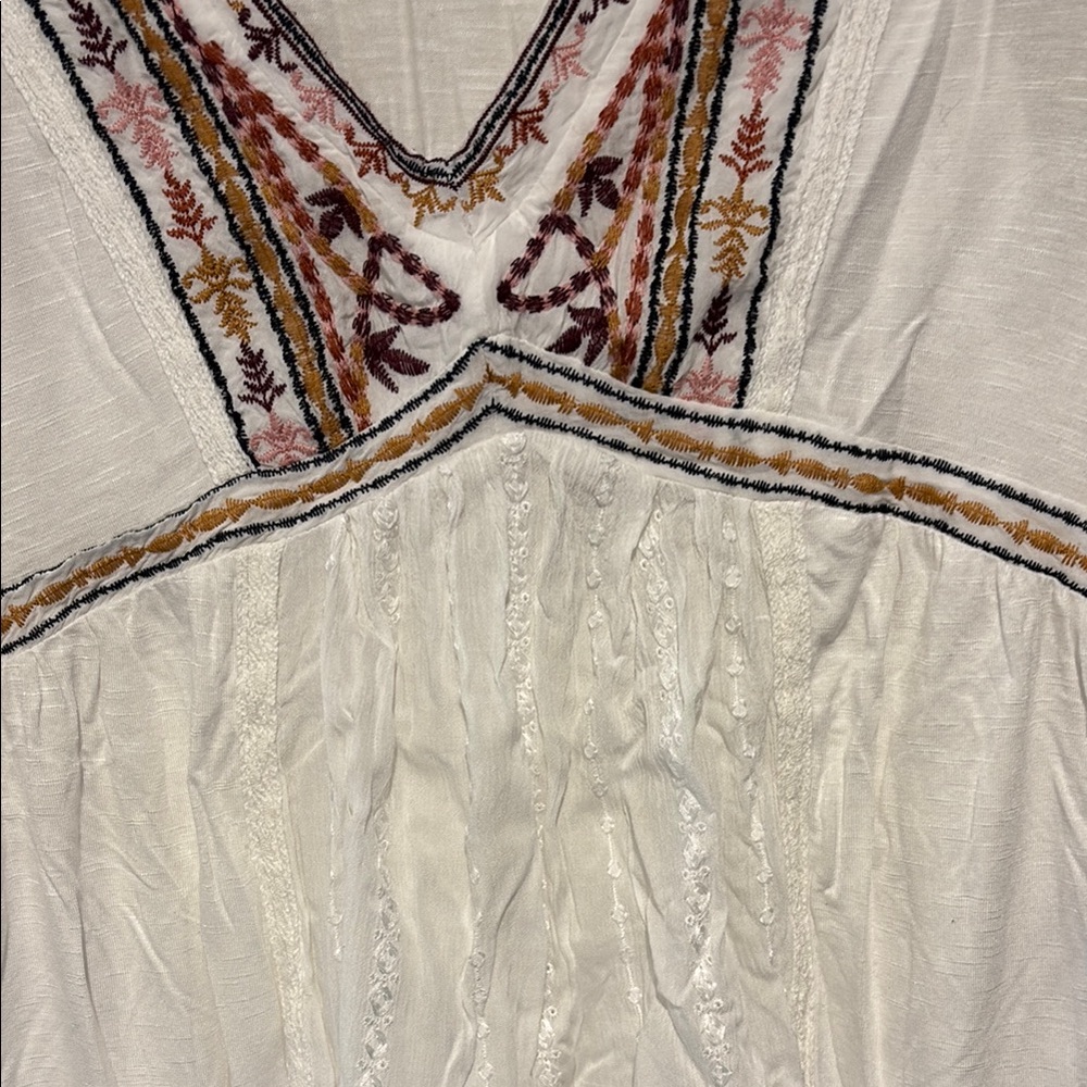 Knox Rose White and Brown Embellished Short Sleeve Blouse - Picture 4 of 5